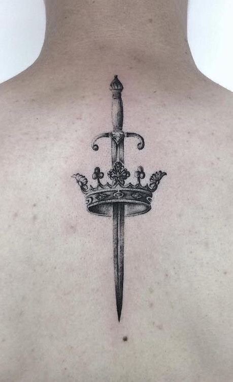 Тату корона ( фото) - значение татуировки, эскизы 