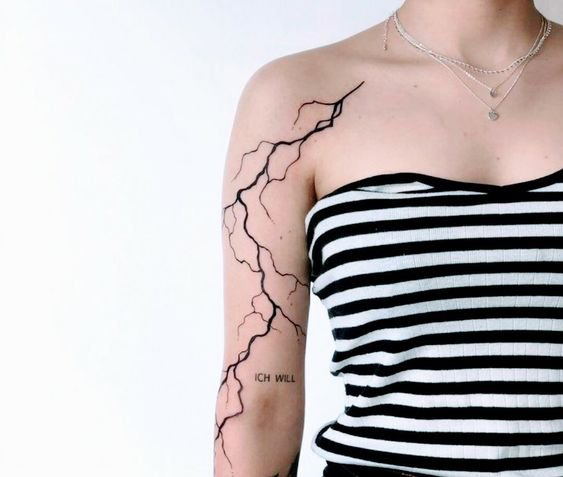 Татуировки молния: значение и фото