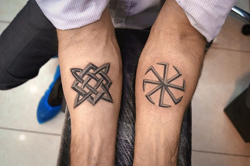 Что означает татуировка коловрат: история и смысл символа