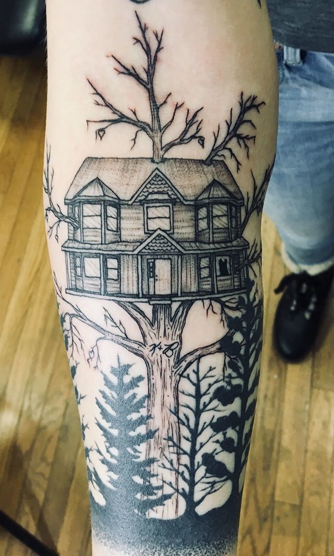 Тату дом на дереве