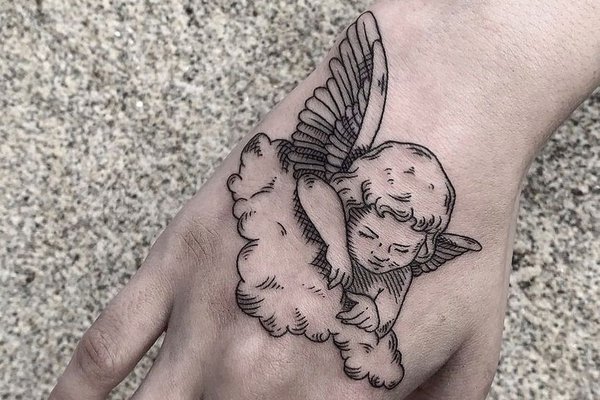 Что означает татуировка ангел и кому она больше подойдет?