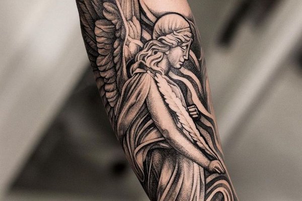 Тату (татуировки) Ангел: значение и эскизы для девушек и мужчин