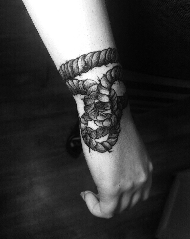 Татуировки вокруг руки (30 фото) - Татуировки на TopTattoo.ru