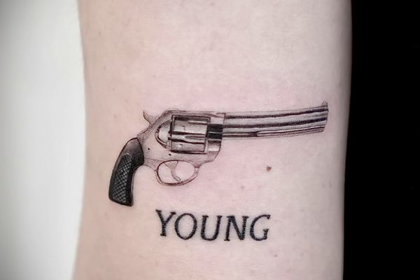 Татуировка револьвер