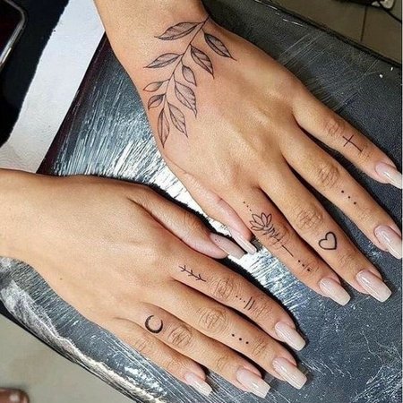 Популярные татуировки на пальцах
