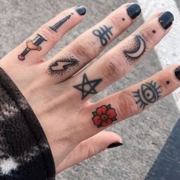 Татуировки надписи на пальцах (79 фото)