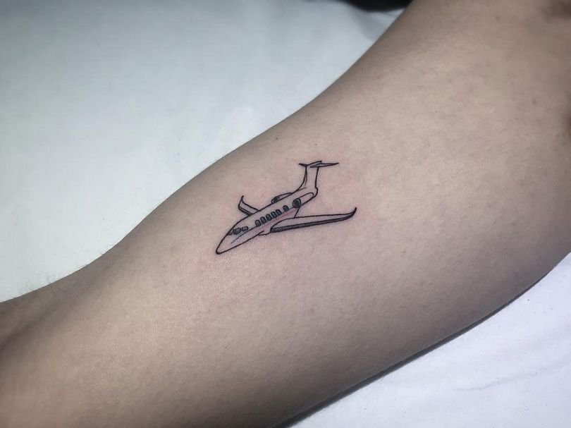 Тату самолет. Фото татуировок у девушек и мужчин