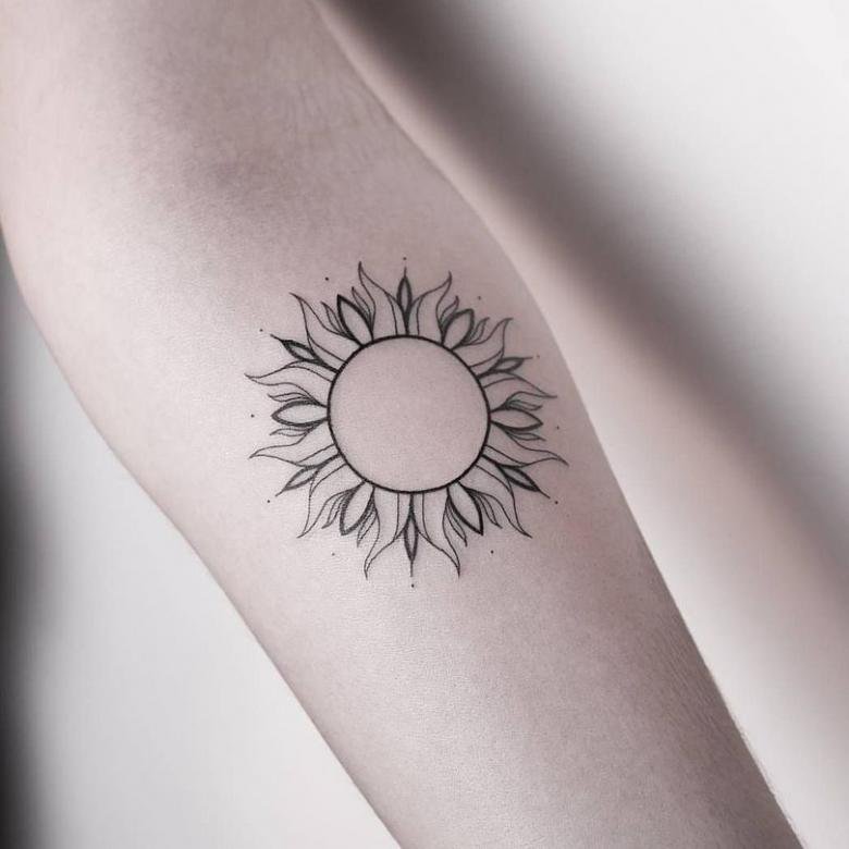 Что означает татуировка в виде солнца?