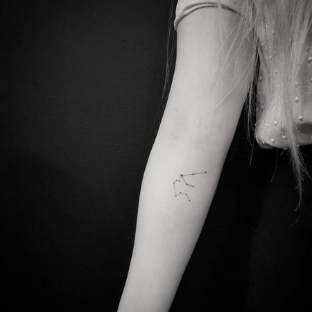 Тату знак Зодиака Водолей / значение, идеи / 35+ фото | VeAn Tattoo